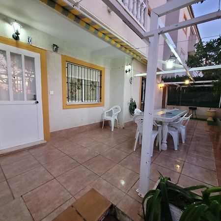 Apartamento Bajo Con Terraza Y Piscina Torrevieja Exterior photo