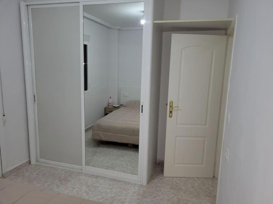 Apartamento Bajo Con Terraza Y Piscina Torrevieja Exterior photo