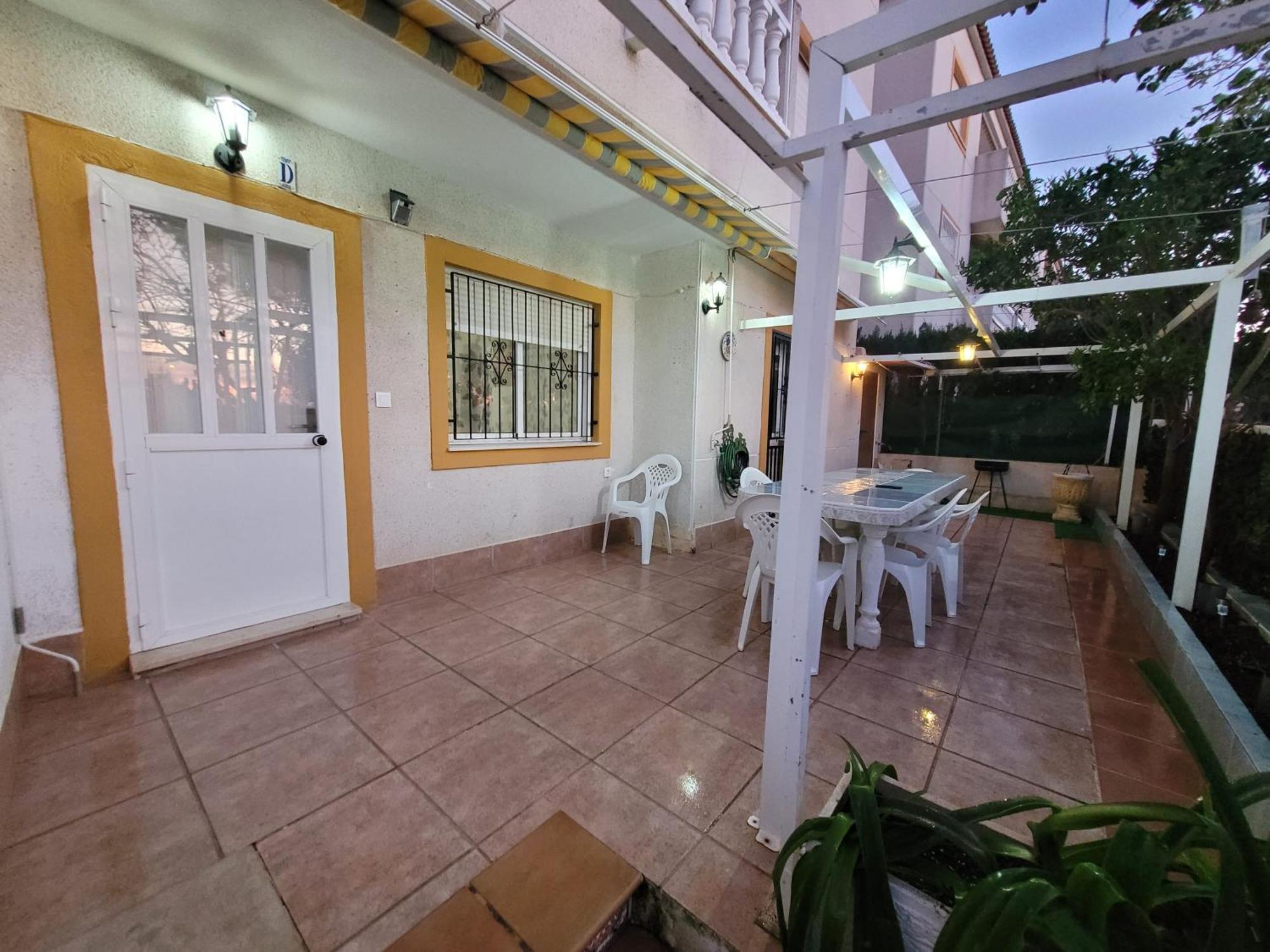 Apartamento Bajo Con Terraza Y Piscina Torrevieja Exterior photo